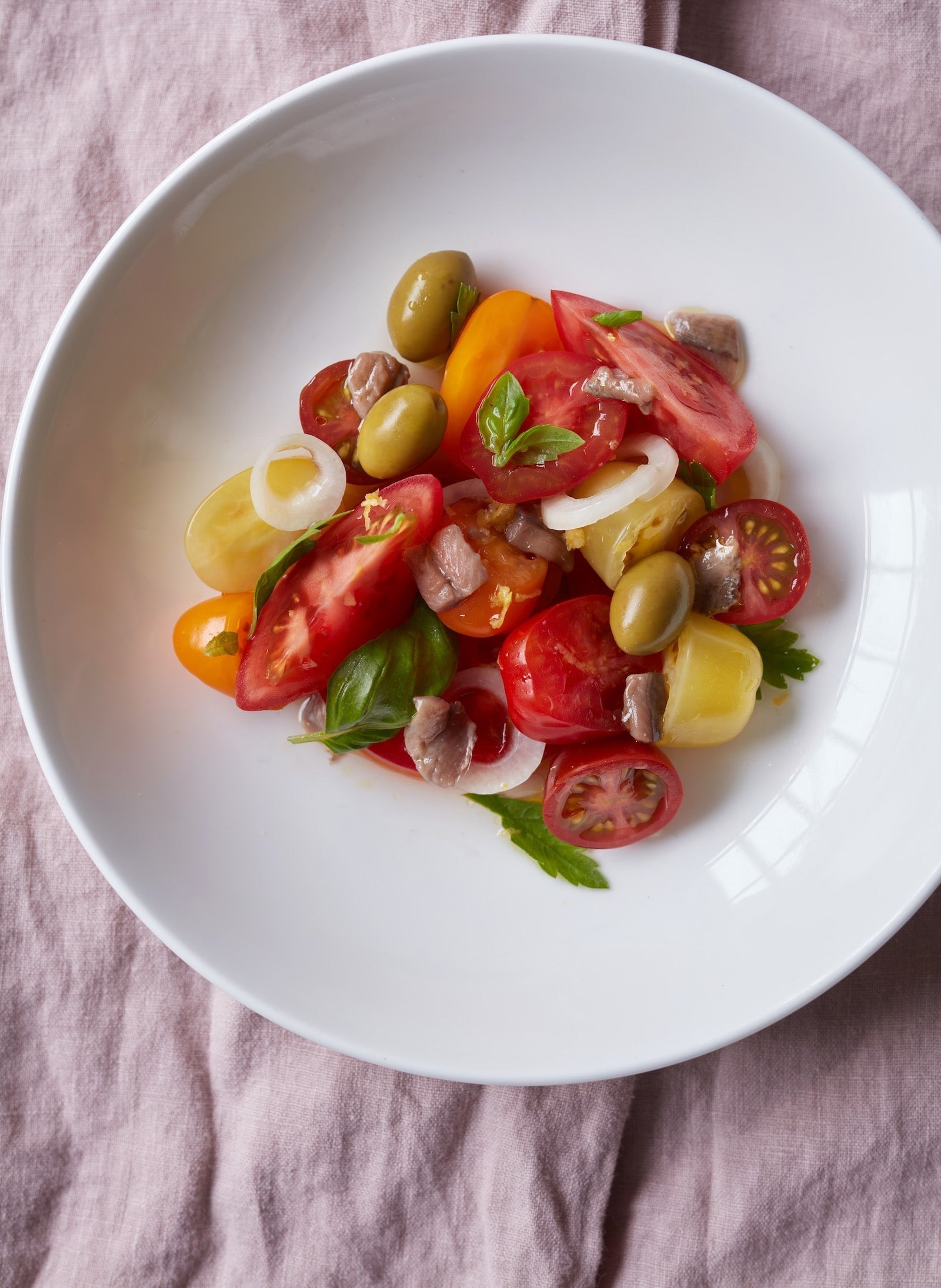 Tomatsalat med ansjos-vinaigrette