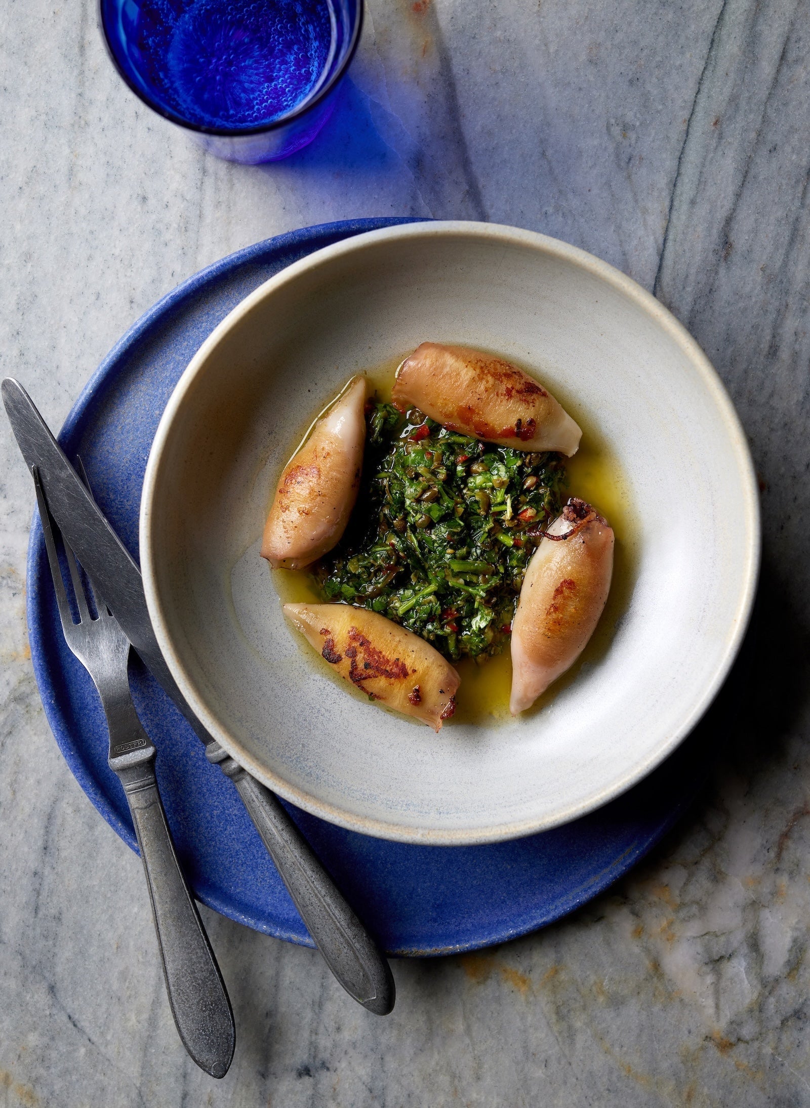 Lynstegte blæksprutter med salsa verde
