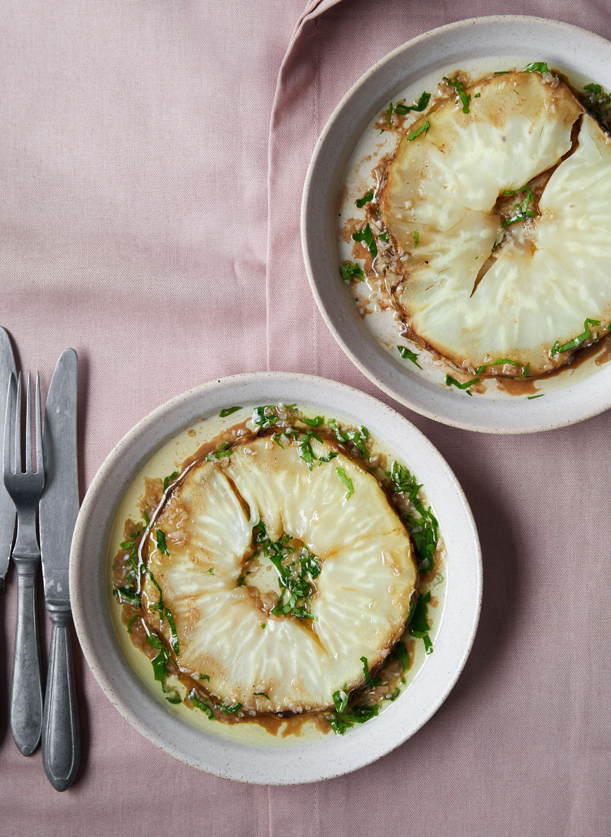 Knoldselleri med ansjos vinaigrette